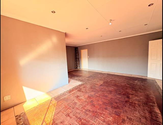 4 BEDROOM HOUSE FOR SALE IN VAALPARK